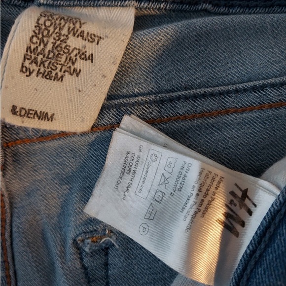H&M Light Wash Skinny Jean- 30/32 - Picture 5 of 5